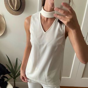 Choker-Detail, V-Neck Ivory Blouse